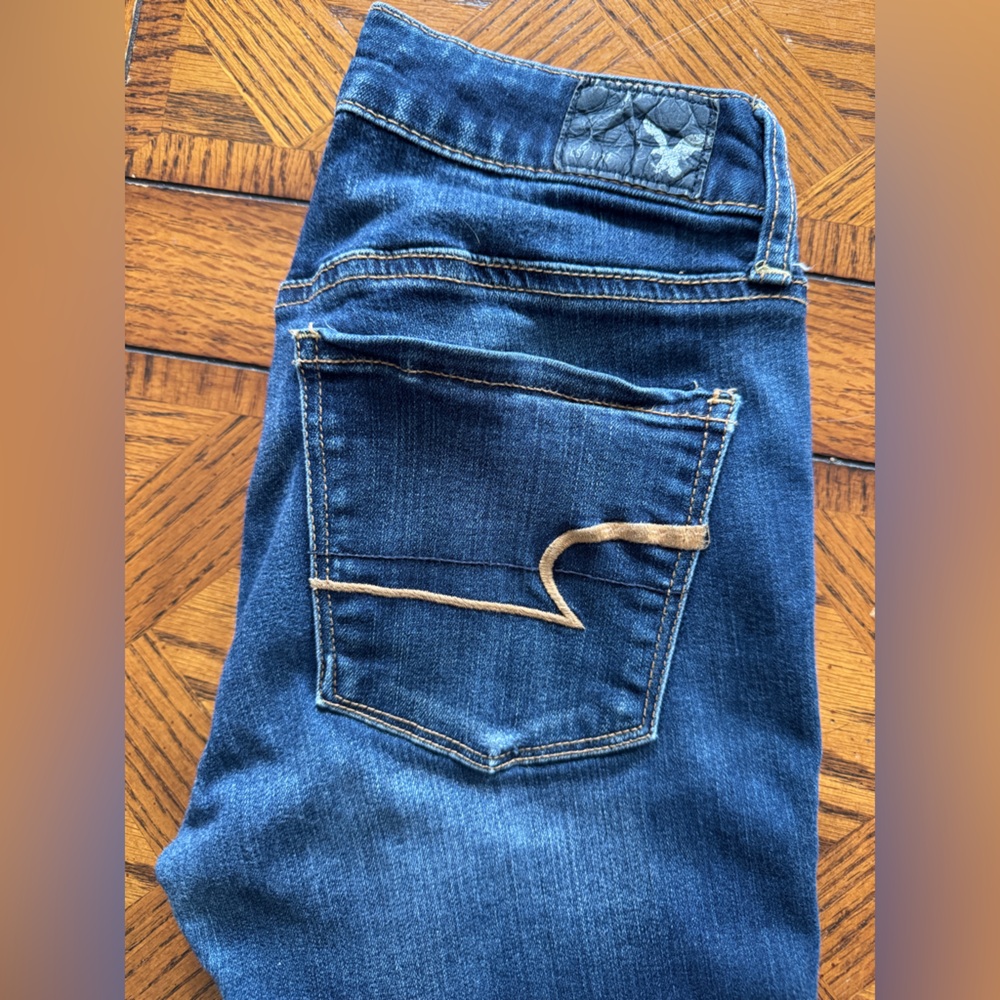 American Eagle Women's Blue Jeans size 4